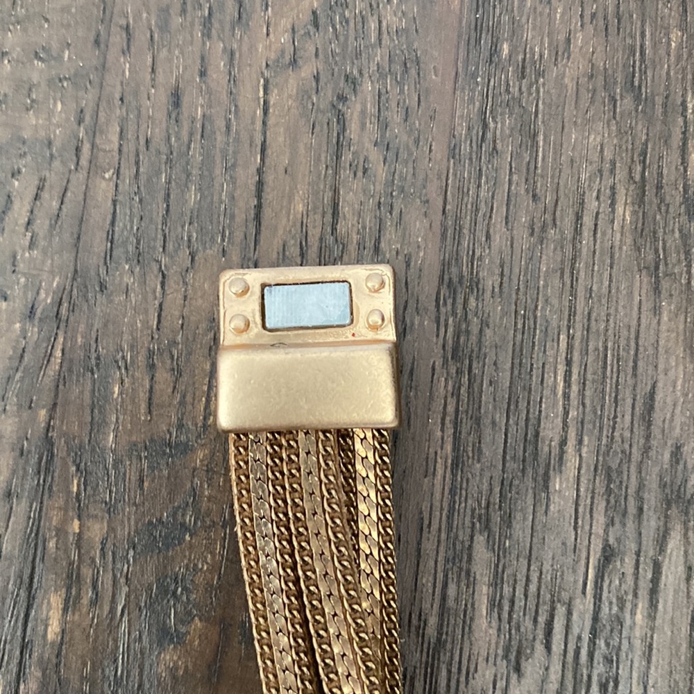 Universal Thread Bracelet - Picture 5 of 6